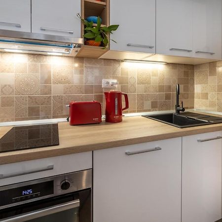 Two-Bedroom Apartment In The Centre Makarska Eksteriør billede