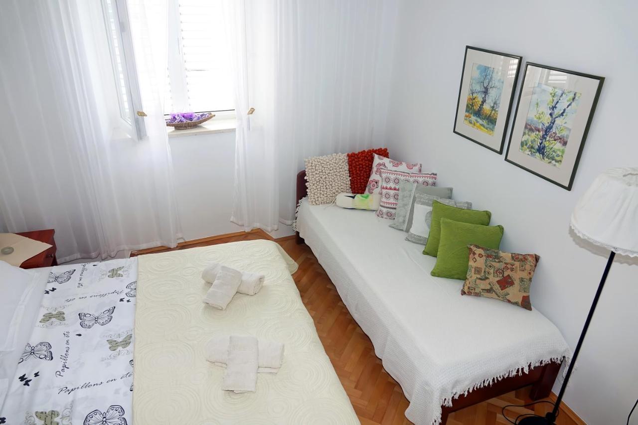 Two-Bedroom Apartment In The Centre Makarska Eksteriør billede