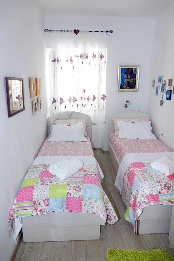 Two-Bedroom Apartment In The Centre Makarska Eksteriør billede