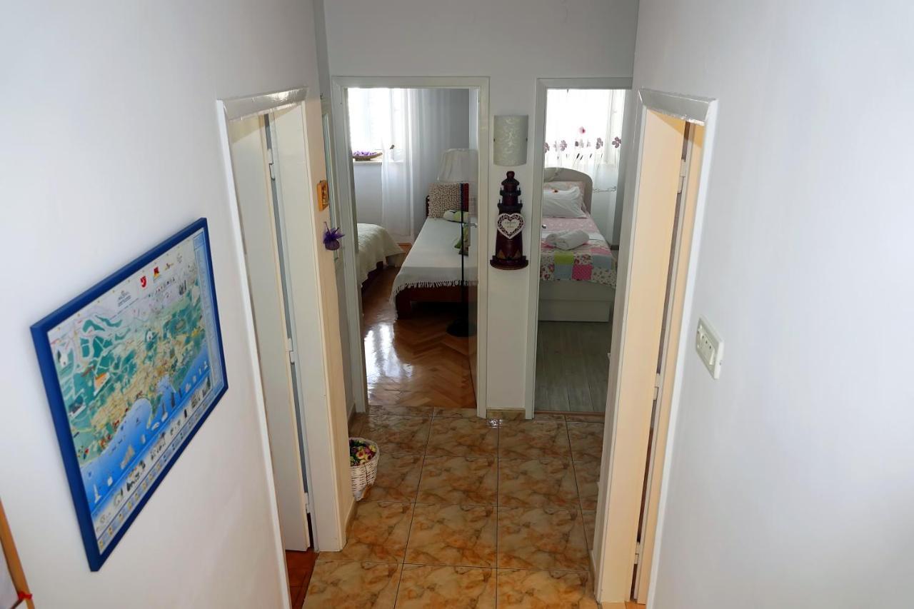 Two-Bedroom Apartment In The Centre Makarska Eksteriør billede