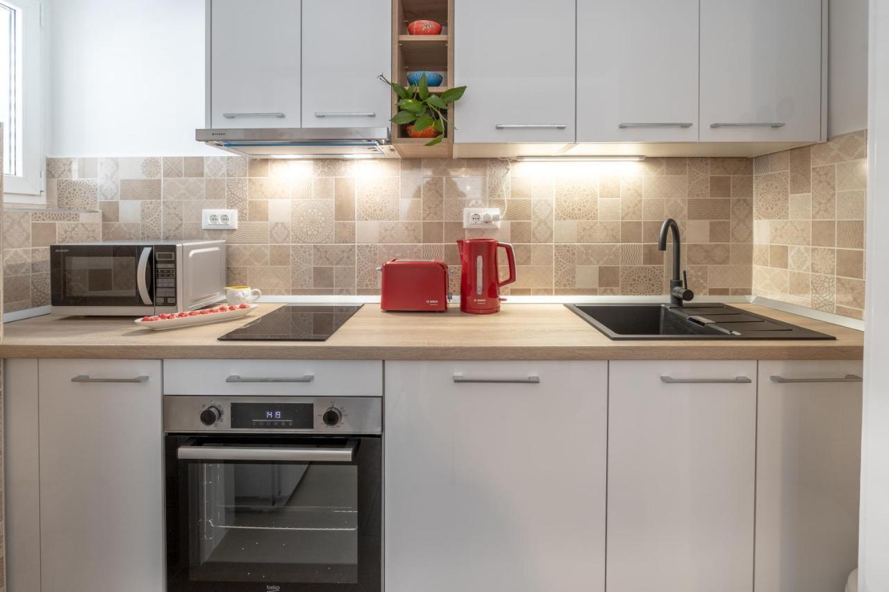 Two-Bedroom Apartment In The Centre Makarska Eksteriør billede
